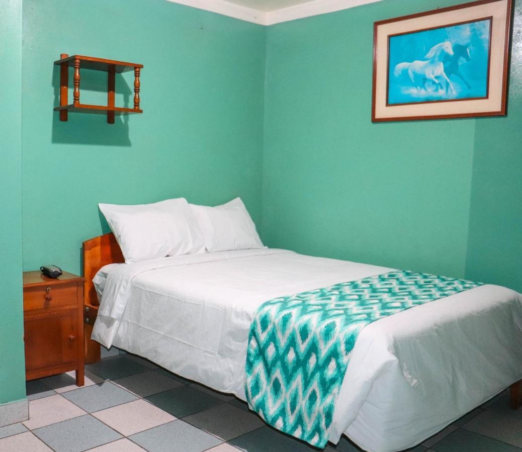 Alpa Kasa Chachapoyas Hotel ภายนอก รูปภาพ